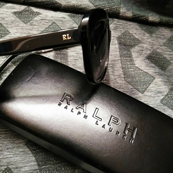 🛑 SOLD 🛑Ralph Lauren Sunglasses 🕶️ - Picture 3 of 6